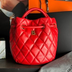 Balenciaga leather bucket bag